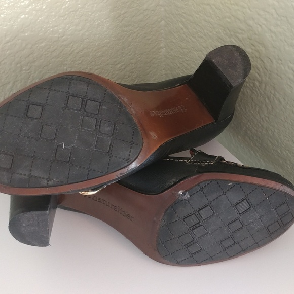 Used NATURALIZER Winsome Stacked Heels - Picture 5 of 5